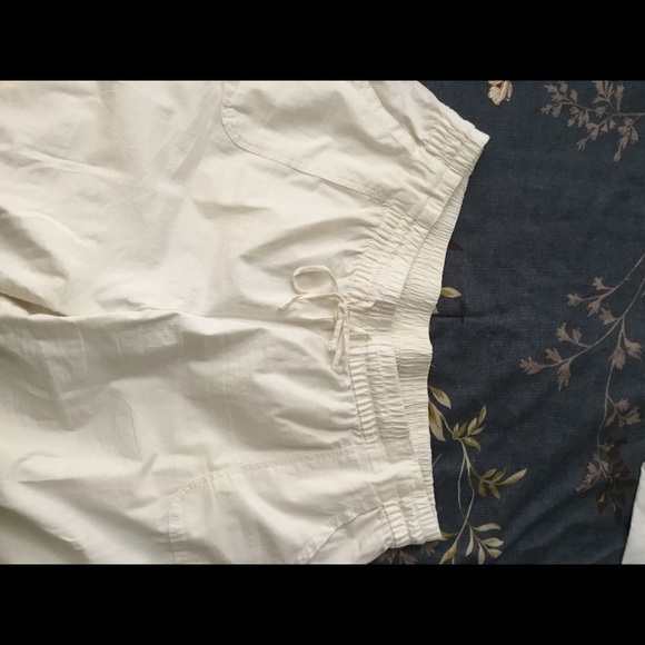 Lane Bryant white linen pants with spandex - Picture 2 of 3